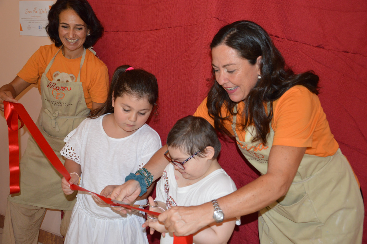 Una formella dopo l’altra, un altro “Amico Gigante” si veste d’argilla