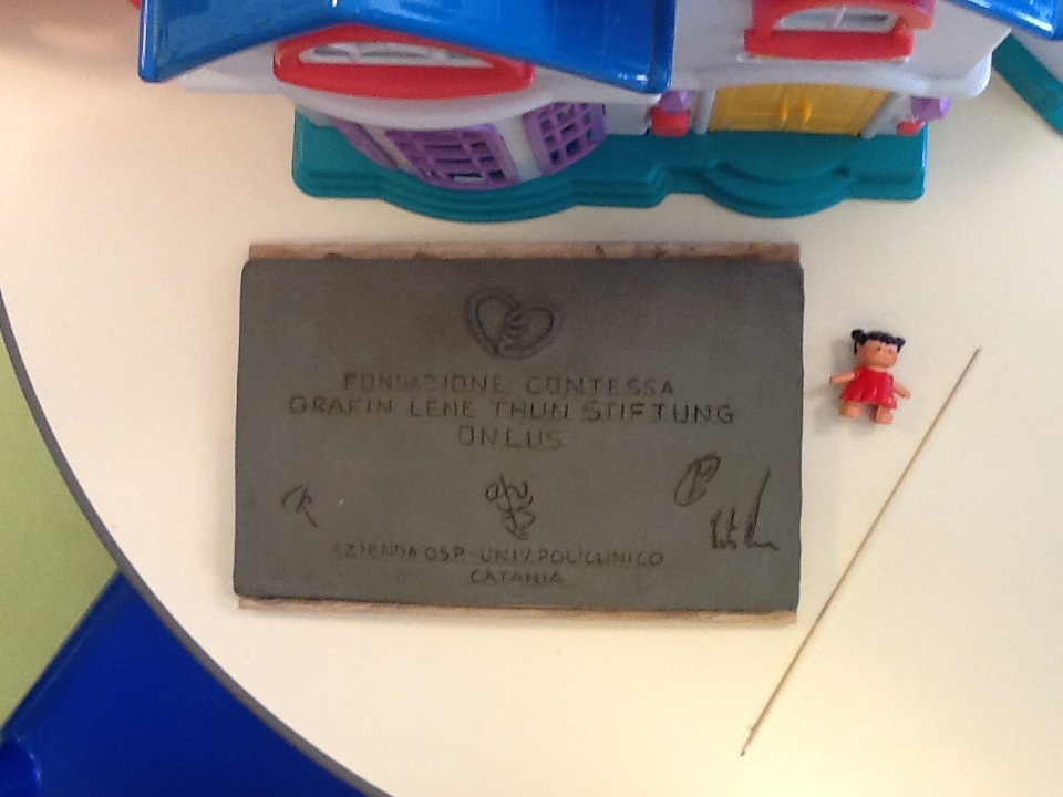 Inaugura il laboratorio al Policlinico di Catania